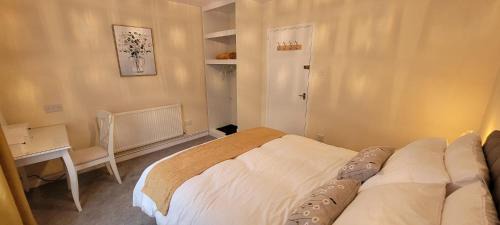 Atherstone Apartment | Eco-Friendly Data House Holiday Apartment with High Ratings
