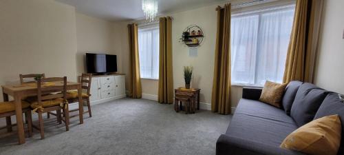 Atherstone Apartment | Eco-Friendly Data House Holiday Apartment with High Ratings