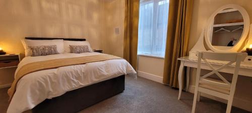 Atherstone Apartment | Eco-Friendly Data House Holiday Apartment with High Ratings