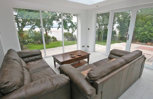 Dornock Cottage | Dating back to 1740 this lovely detached single storey cottage leads down to the Solway Firth.
