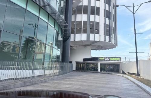 Taman Keramat House | Relaxing Stay at Datum Jelatek MHQ with Sky Ring Bridge