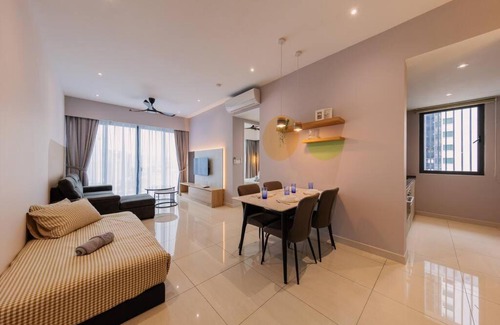 Taman Keramat Apartment | Tranquil Datum Jelatek with Infinity Pool & LRT Access