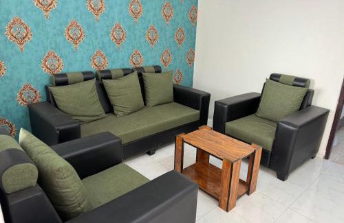 Daulatabad Hotel | Budget-Friendly Daulatabad Guest House for Families