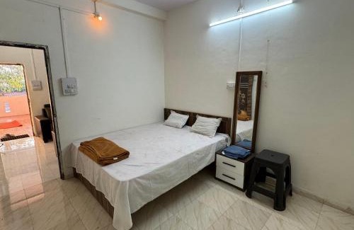 Daulatabad Hotel | Budget-Friendly Daulatabad Guest House for Families