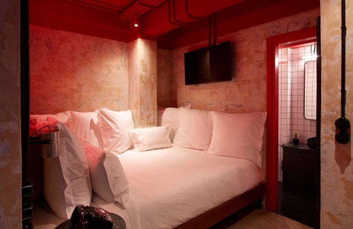 Omonia Hotel | Discover Dave Red Athens: Spa and Family-Friendly Retreat