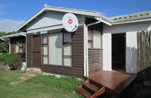 Still Bay House | Pet-Friendly David Bongers Still Bay Holiday Home with Pool
