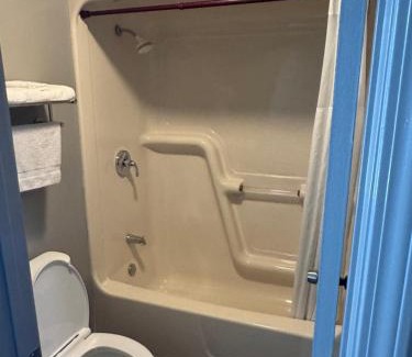 Lawrenceburg Hotel | Family-Friendly Getaway at David Crockett Motel