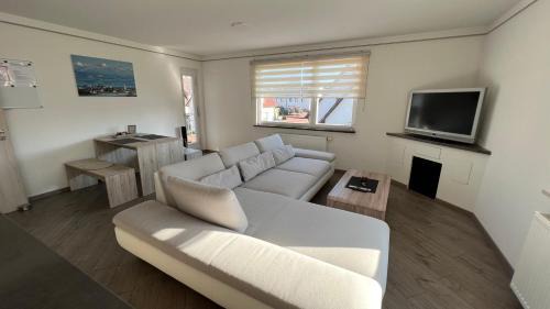 Meckenbeuren Apartment | Oceanfront Escape at David's Apartment with Great Reviews