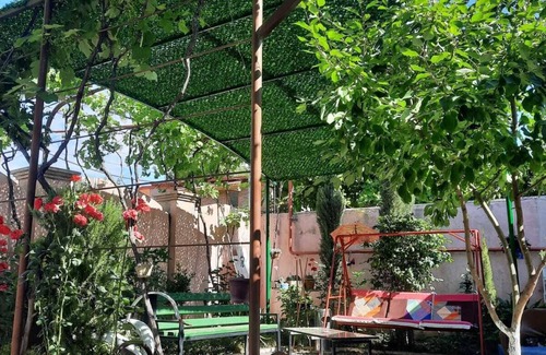 Tbilisi House | Welcoming David's Villa Tbilisi: Pet-Friendly Getaway