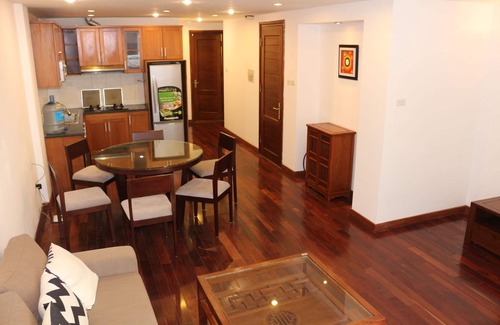 Quang An House | Discover Davidduc Apartment: Accessible Comfort in Tay Ho