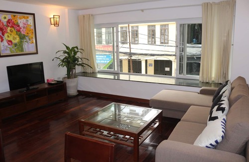 Quang An House | Discover Davidduc Apartment: Accessible Comfort in Tay Ho