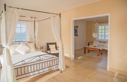 Clifton Hotel | Experience Davids Beach Hotel: Top-Rated Ocean View Getaway