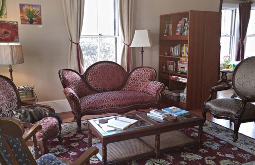 Somerville House | Eco-Friendly Davis Square Inn with Breakfast & Family Amenities