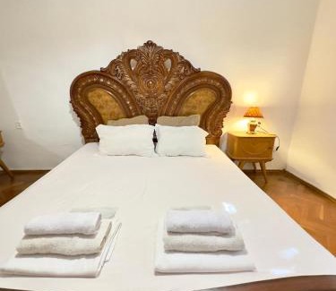 Avlabari Apartment | Family-Friendly Davit's Apartment 21 with Perfect Ratings