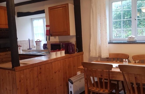 Liskeard Cottage | Escape to Davy Cottage: Horse Riding & Breakfast Awaits