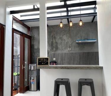 Kecamatan Kediri Villa | Pet-Friendly Haven: Davyn's House in Lombok Awaits You