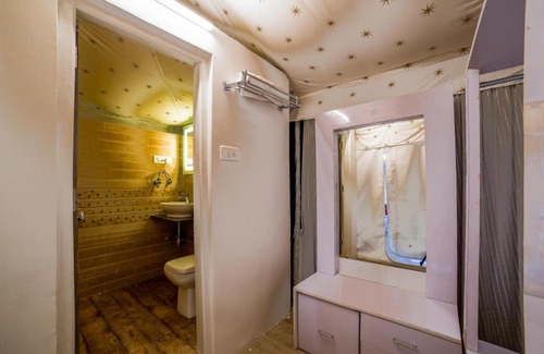 Shimla Bed & Breakfast | Dawn N Dusk Glamping tents with quintessential valley view
