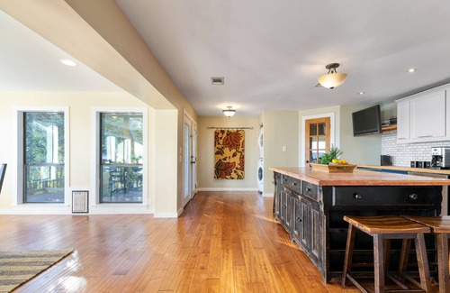 Comanche Trail House | Relaxing Dawson Home in Austin with Pool & Hot Tub