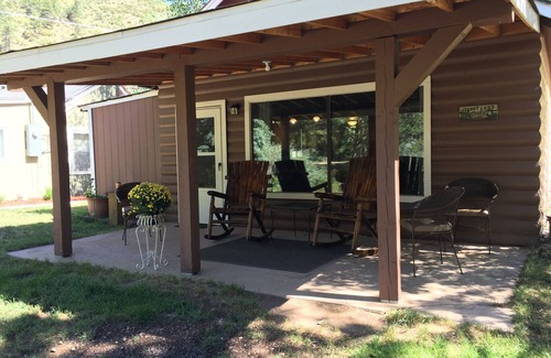 Cascade-Chipita Park Cabin | Idyllic Dawson Creekside Cabin with Pool & Family Amenities