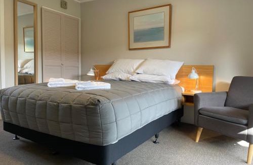 Reefton Hotel | Discover Dawsons Hotel: Family-Friendly Retreat with Pool