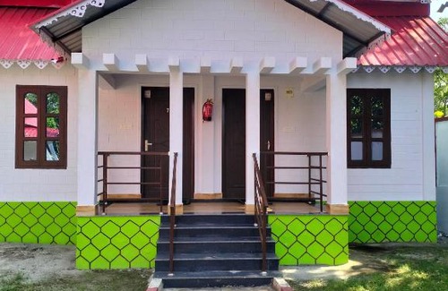 Madari Hat Hotel | Premier Day Night Resort & Restaurant: 5-Star Pet-Friendly Stay