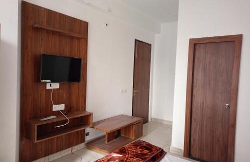 Faizabad Hotel | Pet-Friendly Daya Resort: Ideal for Families and Relaxation