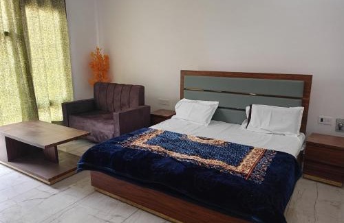 Faizabad Hotel | Pet-Friendly Daya Resort: Ideal for Families and Relaxation