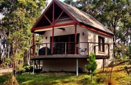 Pindimar Cabin | Relaxing Retreat at Daybreaks on Port Stephens with Spa & Ocean View