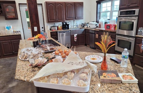 Lingle House | Discover Daydreamers Guest Ranch Suite: Pet-Friendly Retreat