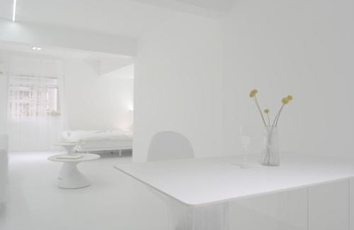 Yuzhong Apartment | Daydreaming House under the Road
