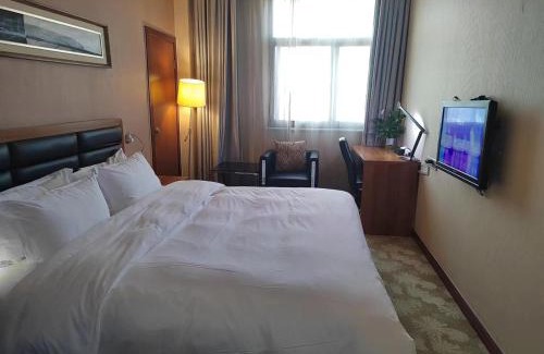 Huli Hotel | Discover Dayi Yihao Hotel: Family-Friendly and Accessible