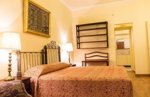 Centro Hotel | Exceptional Dayrell Hotel with Pool & Hot Tub Amenities