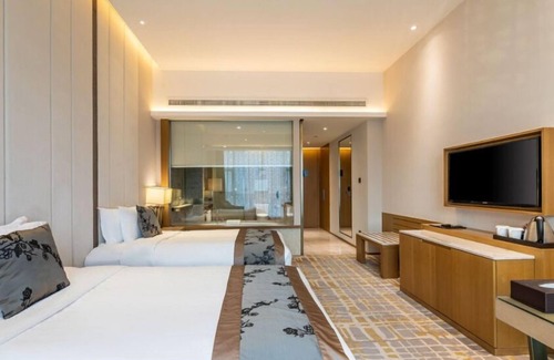 Yuzhong Hotel | Inviting Days Hotel & Suites Liangping with Pool and Spa