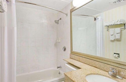 Methuen Hotel | Comfortable Days Hotel by Wyndham Methuen with Great Amenities