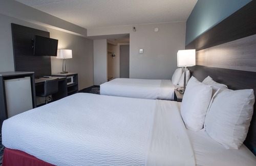 East Brunswick Hotel | Days Hotel & Conference Center by Wyndham East Brunswick