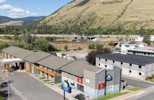 Heart of Missoula Hotel | Pet-Friendly Days Inn & Suites in Downtown Missoula