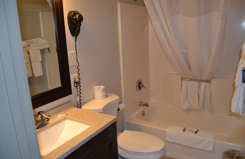 Miner Hotel | Comfortable Days Inn & Suites in Sikeston with Breakfast