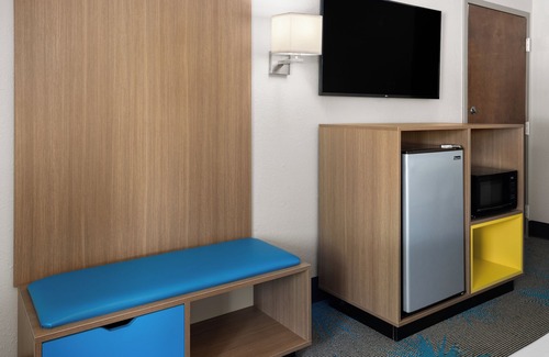 Acworth Hotel | Discover Days Inn by Wyndham Acworth: Family-Friendly Escape