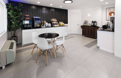 Acworth Hotel | Discover Days Inn by Wyndham Acworth: Family-Friendly Escape