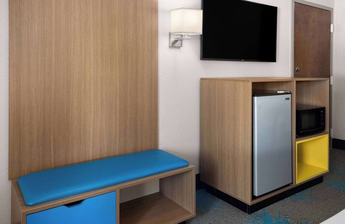 Acworth Hotel | Discover Days Inn by Wyndham Acworth: Family-Friendly Escape