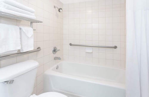 Adel Hotel | Comfortable Stay at Days Inn by Wyndham Adel I-75