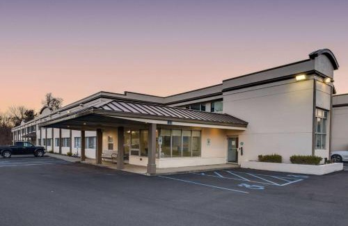 McKownville Hotel | Convenient Stay at Days Inn by Wyndham Albany SUNY