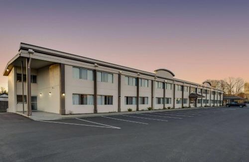 McKownville Hotel | Convenient Stay at Days Inn by Wyndham Albany SUNY