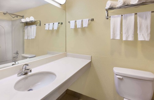 Albion Hotel | Discover Days Inn by Wyndham Albion with Family-Friendly Amenities