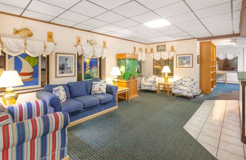Alpena Hotel | Enjoy Relaxing Retreats at Days Inn by Wyndham Alpena