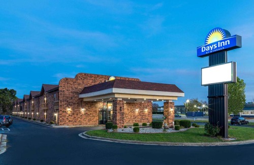 Anderson Hotel | Pet-Friendly Days Inn by Wyndham Anderson IN - Ideal for Families