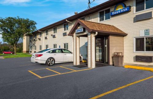 Ankeny Hotel | Discover Days Inn by Wyndham Ankeny - Pet Friendly Stay