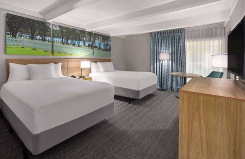 Ann Arbor Hotel | Comfortable Days Inn by Wyndham Ann Arbor with Pool & Spa
