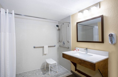Apopka Hotel | Comfortable Stay at Days Inn by Wyndham Apopka/Orlando