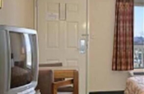 Sevierville Hotel | Comfortable Stay at Days Inn by Wyndham Pigeon Forge